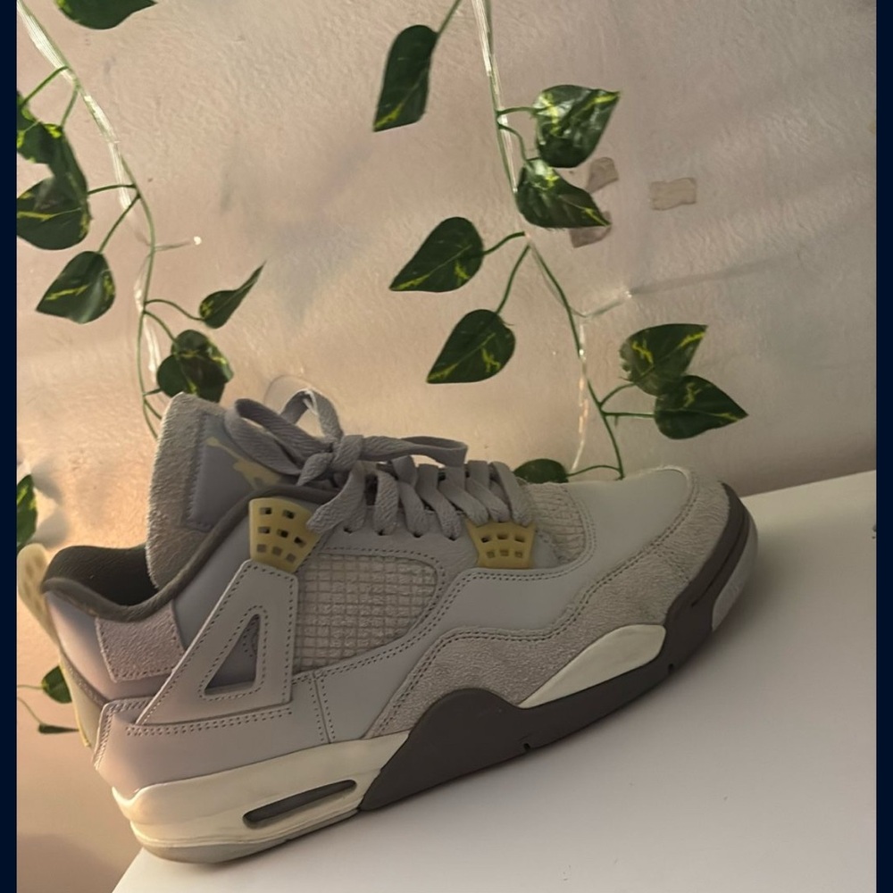 Jordan Gray Sneakers